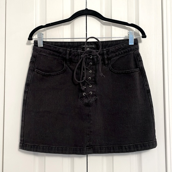 PacSun Kendall & Kylie Jean Mini Skirt in Black - Size: 26 - Picture 3 of 6